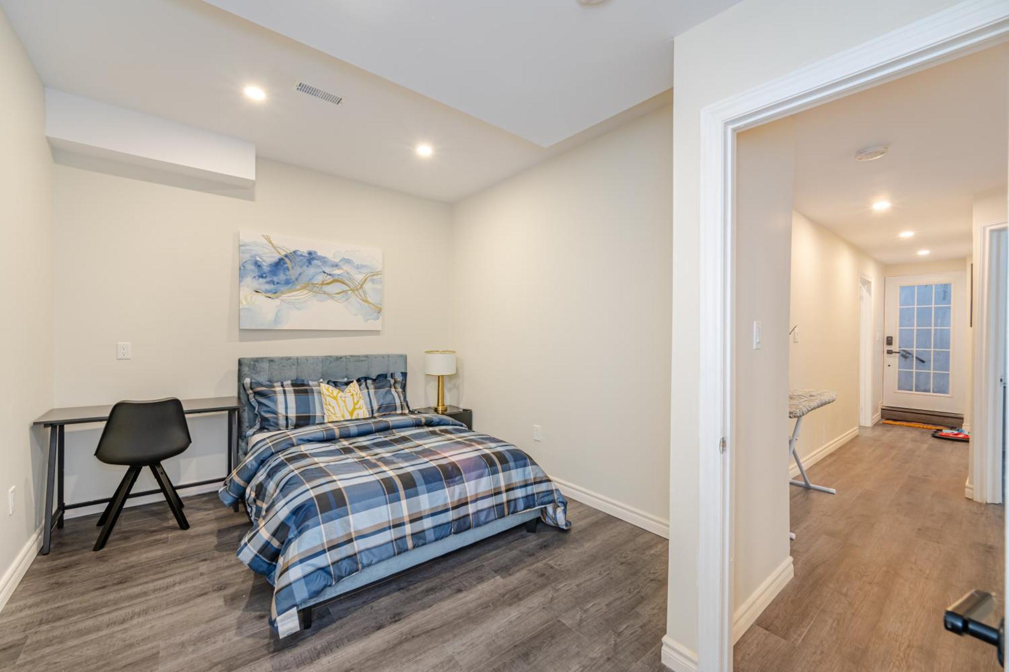 Private Basement Bedrooms In Oakville Ngoại thất bức ảnh