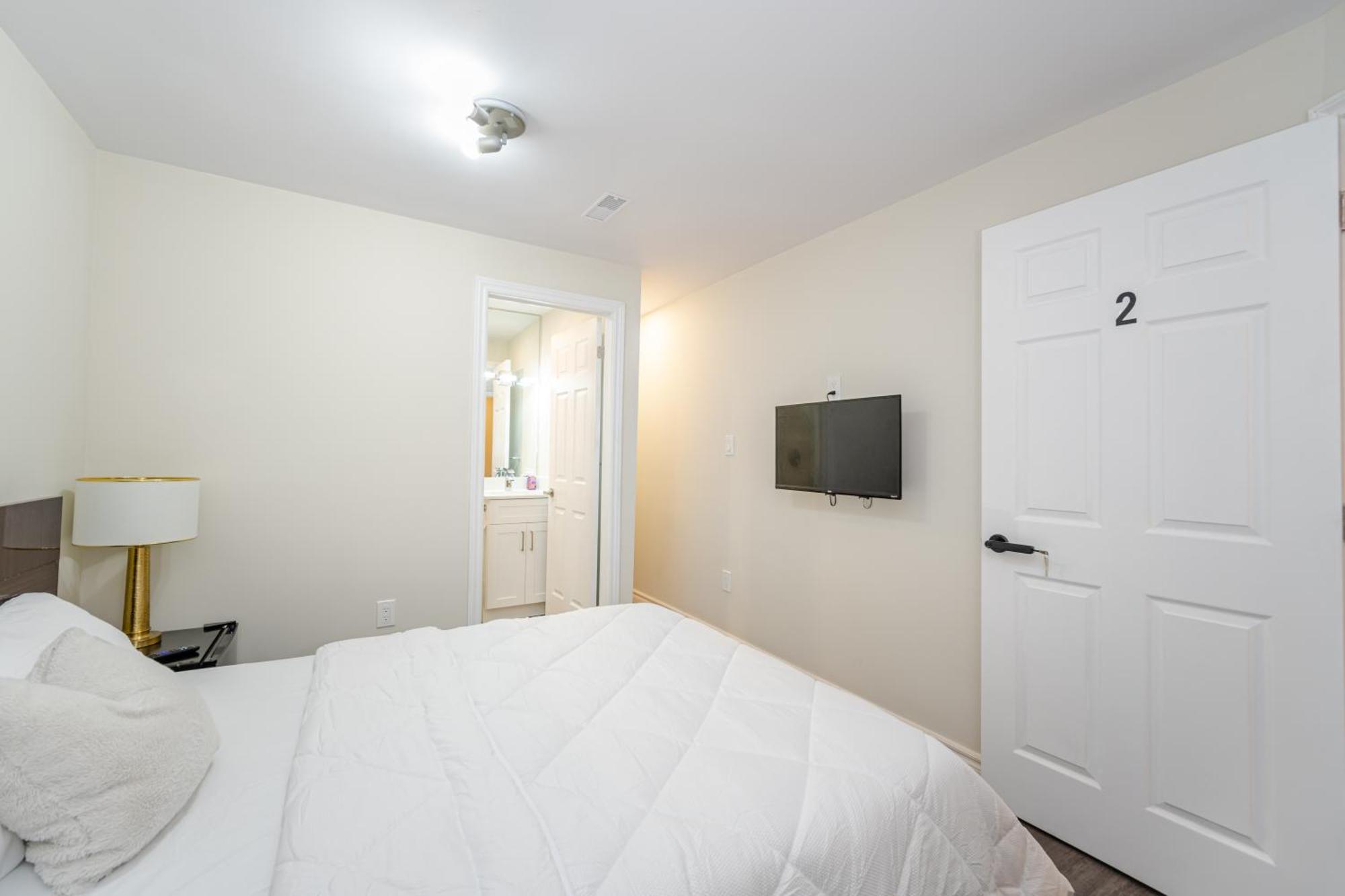 Private Basement Bedrooms In Oakville Ngoại thất bức ảnh