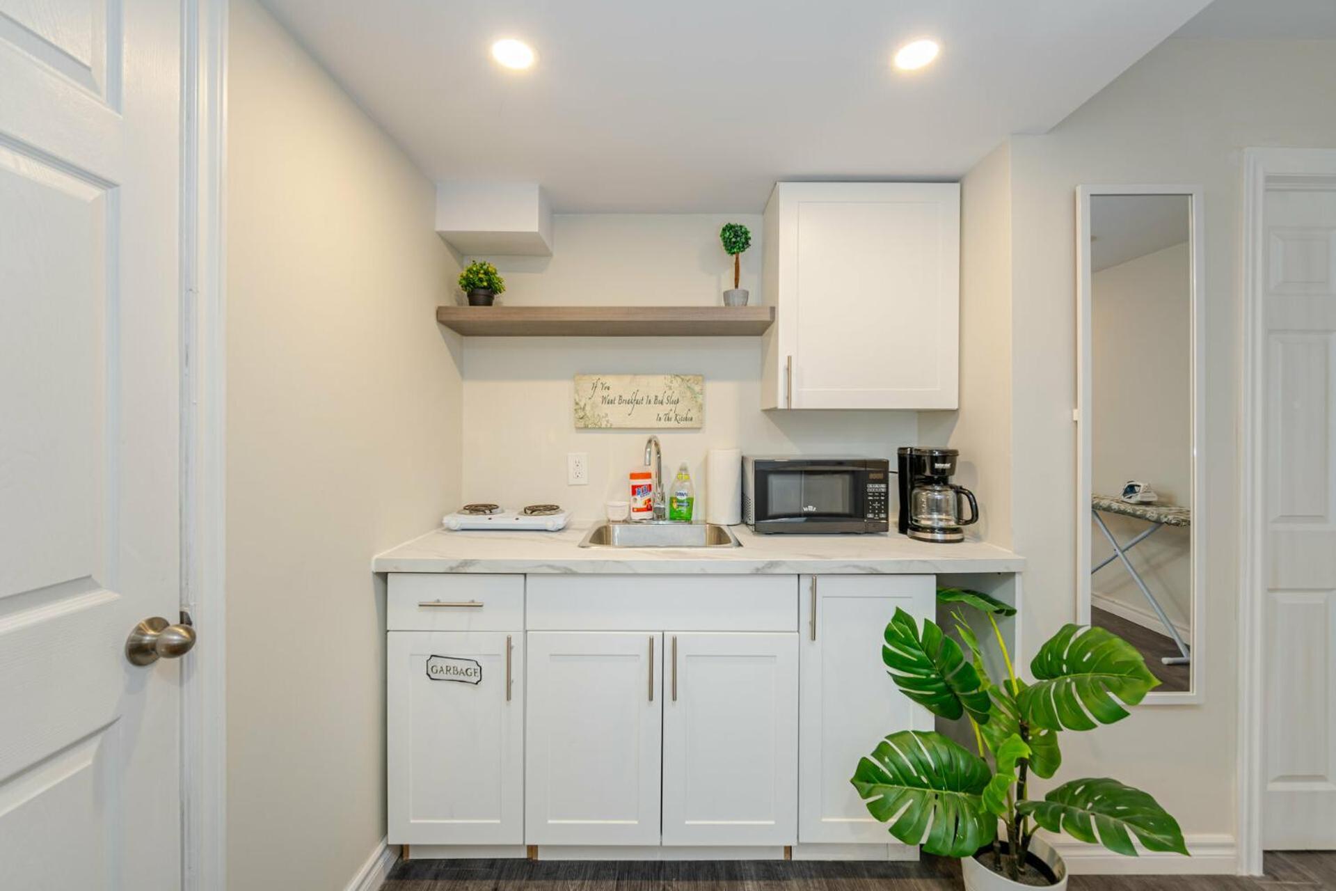 Private Basement Bedrooms In Oakville Ngoại thất bức ảnh