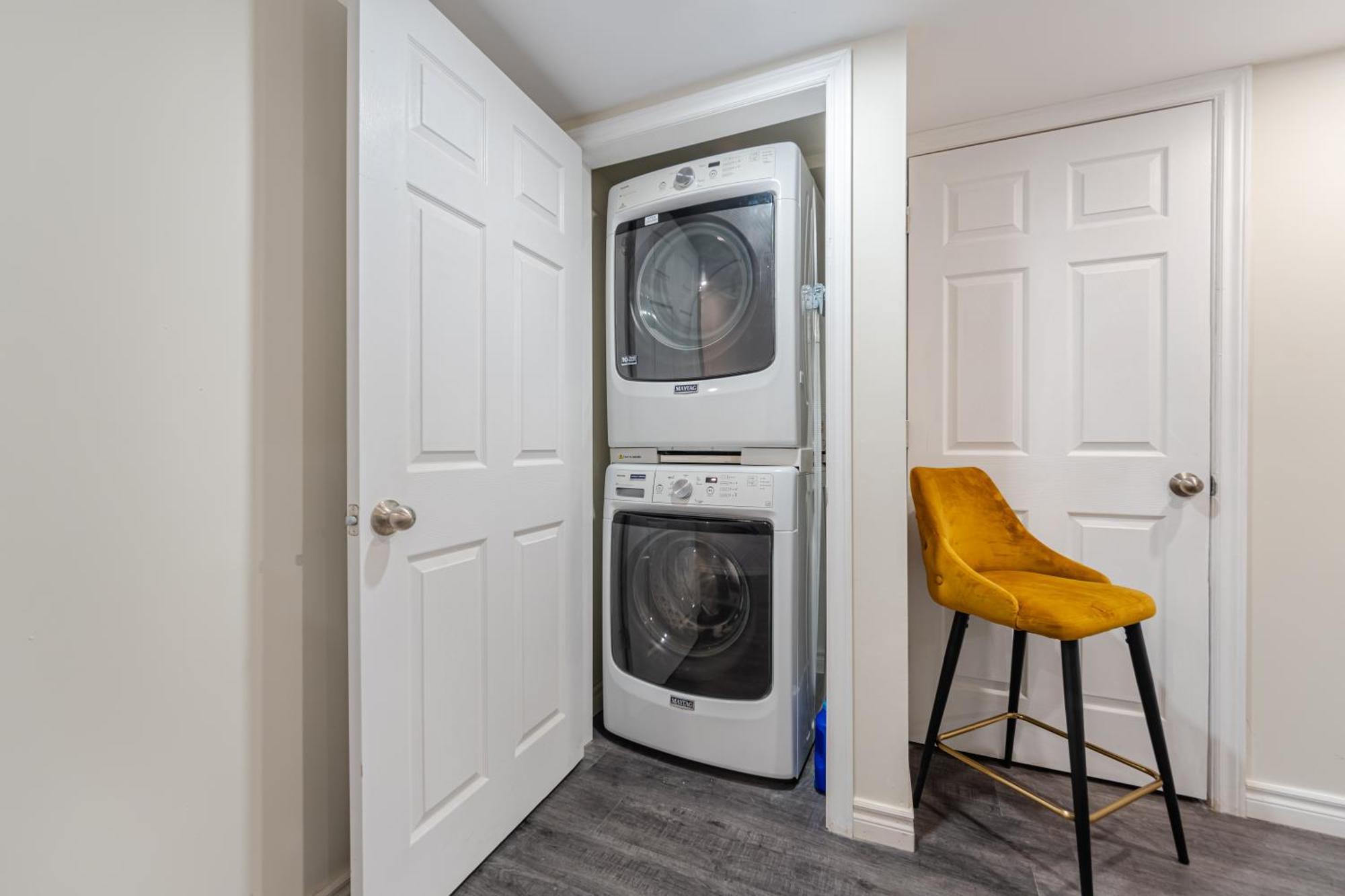 Private Basement Bedrooms In Oakville Ngoại thất bức ảnh