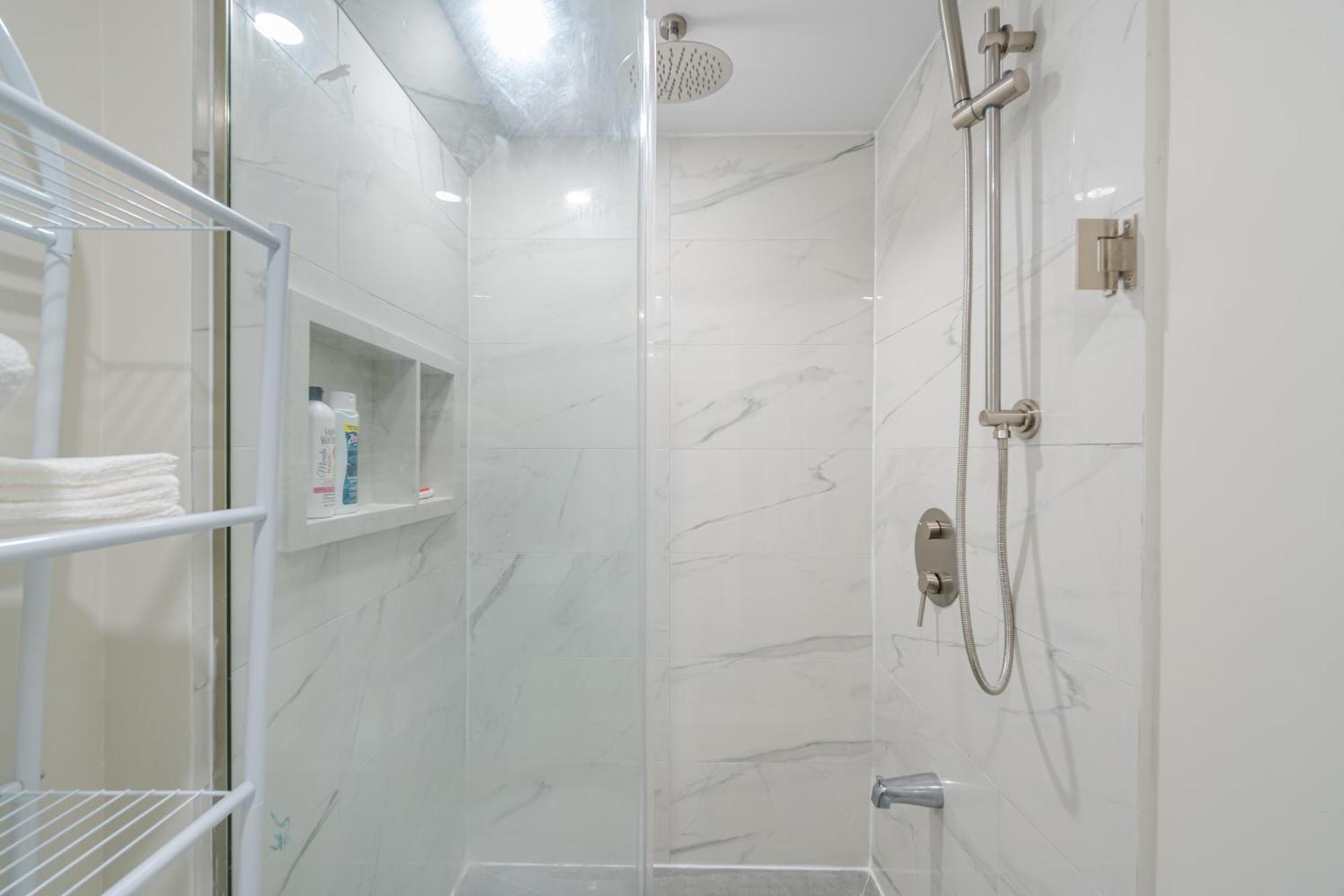 Private Basement Bedrooms In Oakville Ngoại thất bức ảnh