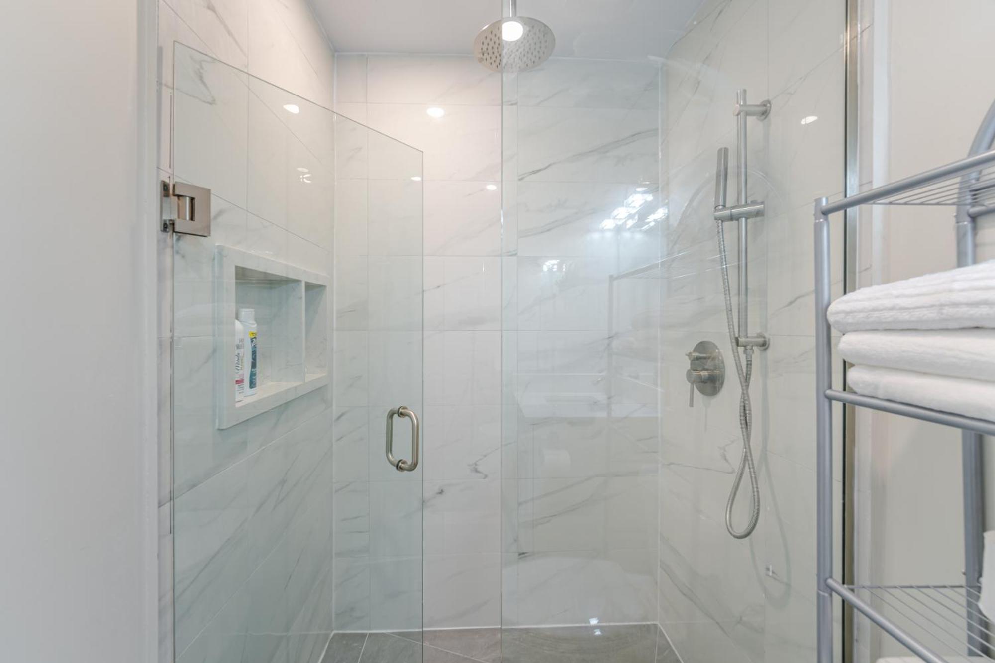 Private Basement Bedrooms In Oakville Ngoại thất bức ảnh