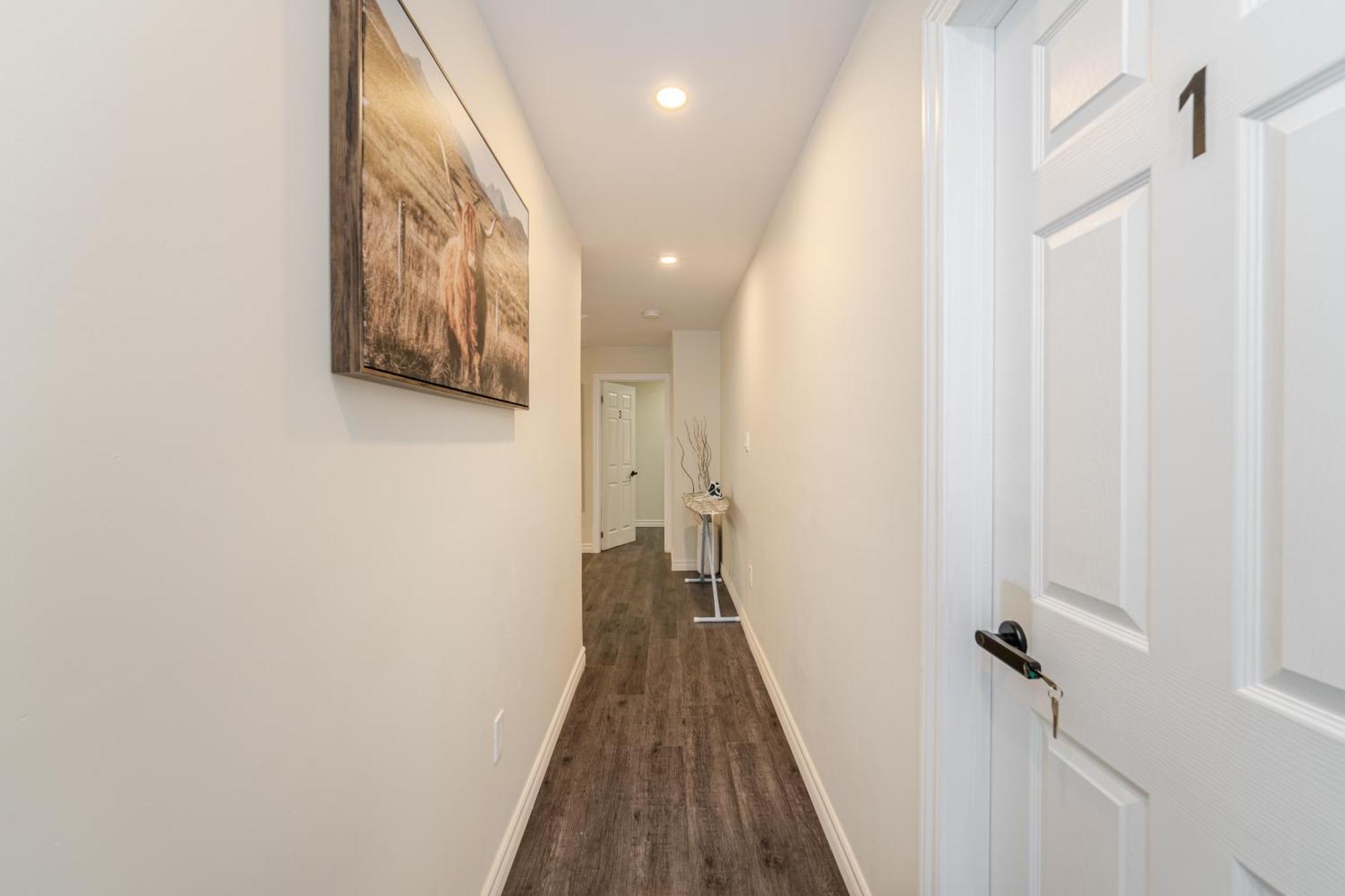 Private Basement Bedrooms In Oakville Ngoại thất bức ảnh