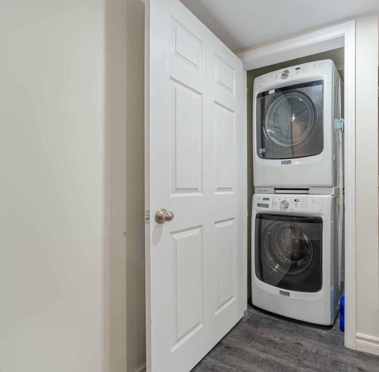 Private Basement Bedrooms In Oakville Ngoại thất bức ảnh