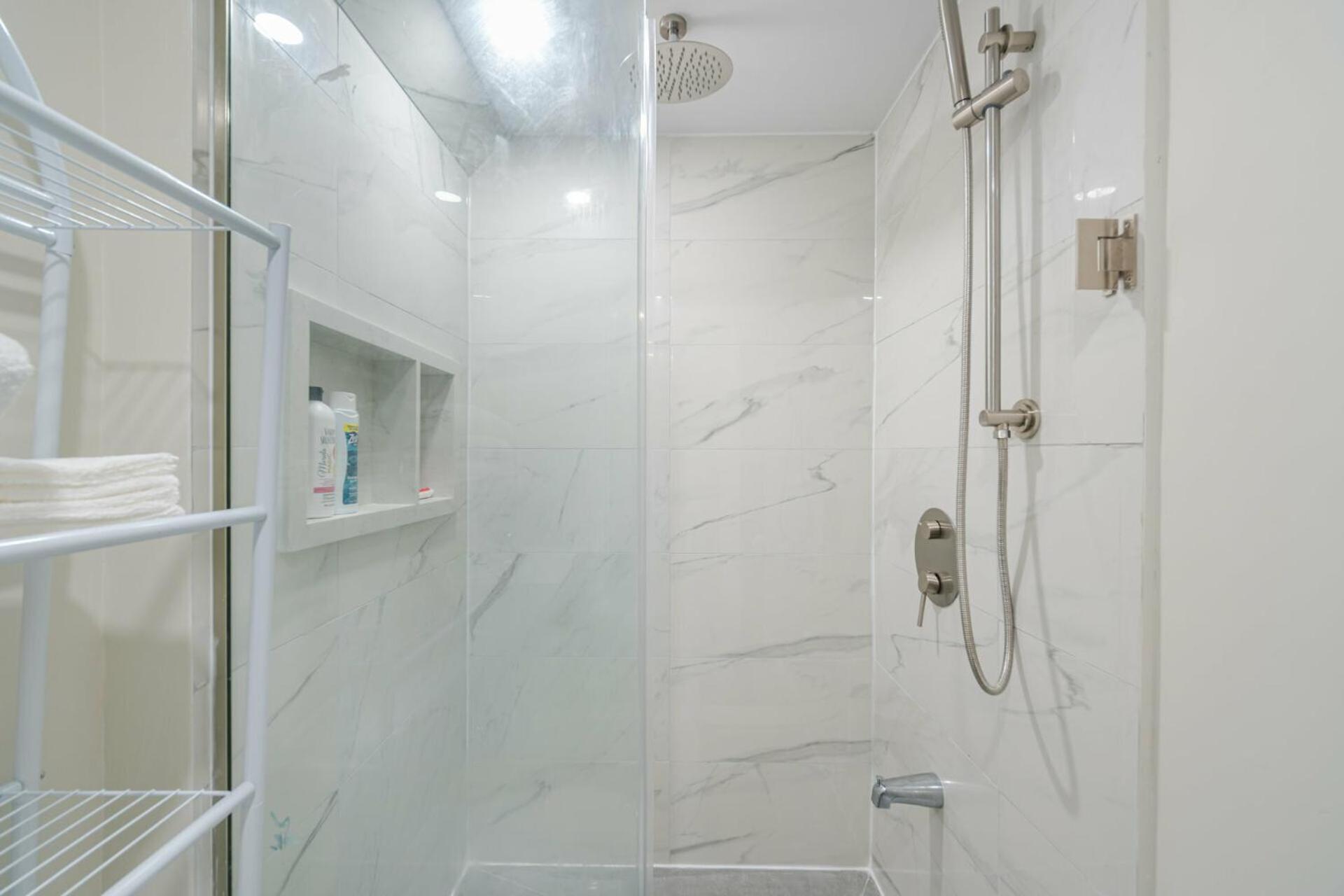 Private Basement Bedrooms In Oakville Ngoại thất bức ảnh