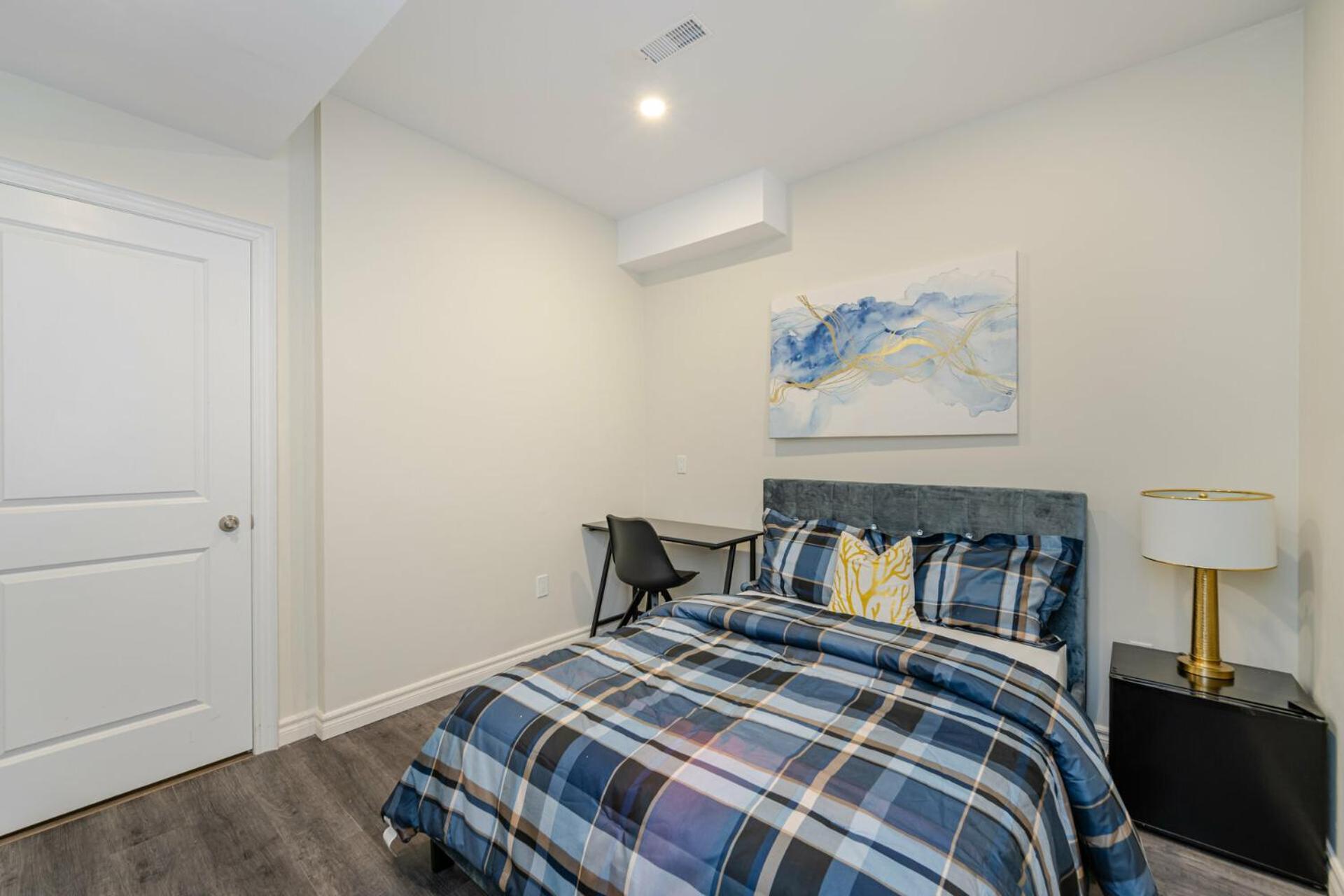 Private Basement Bedrooms In Oakville Ngoại thất bức ảnh
